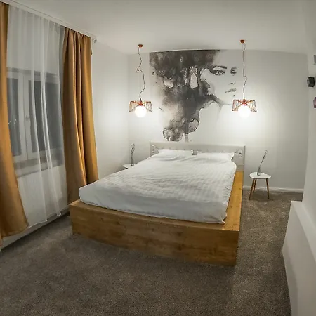Shard Boutique Hotel-adult Only Pensjonat Braszów