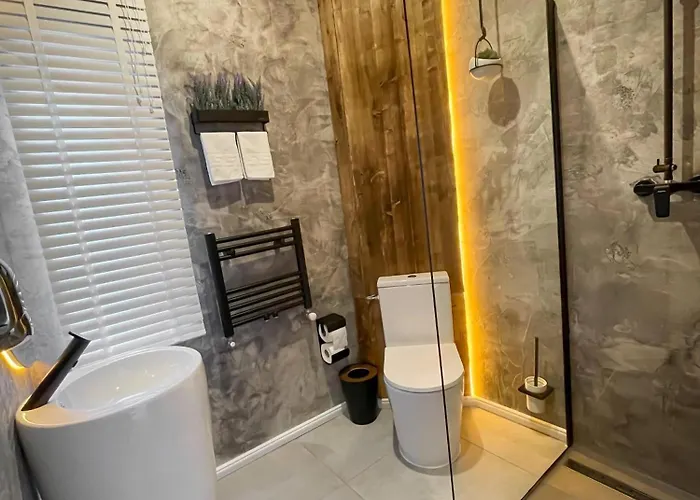 Shard Boutique Hotel-adult Only