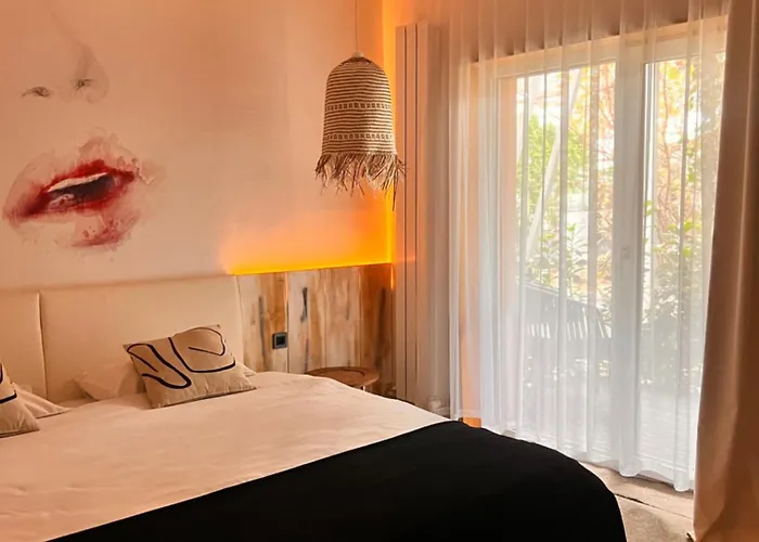 Shard Boutique Hotel-adult Only Pensiune 3*