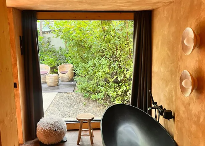 Shard Boutique Hotel-adult Only Pensiune