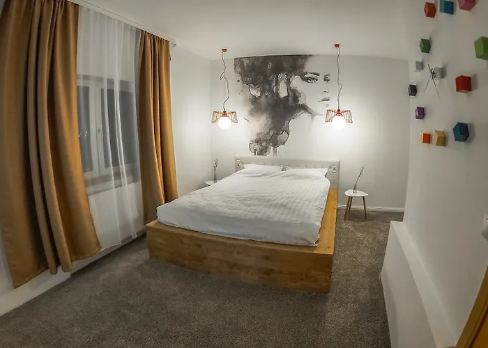 Shard Boutique Hotel-adult Only Pensiune Brașov